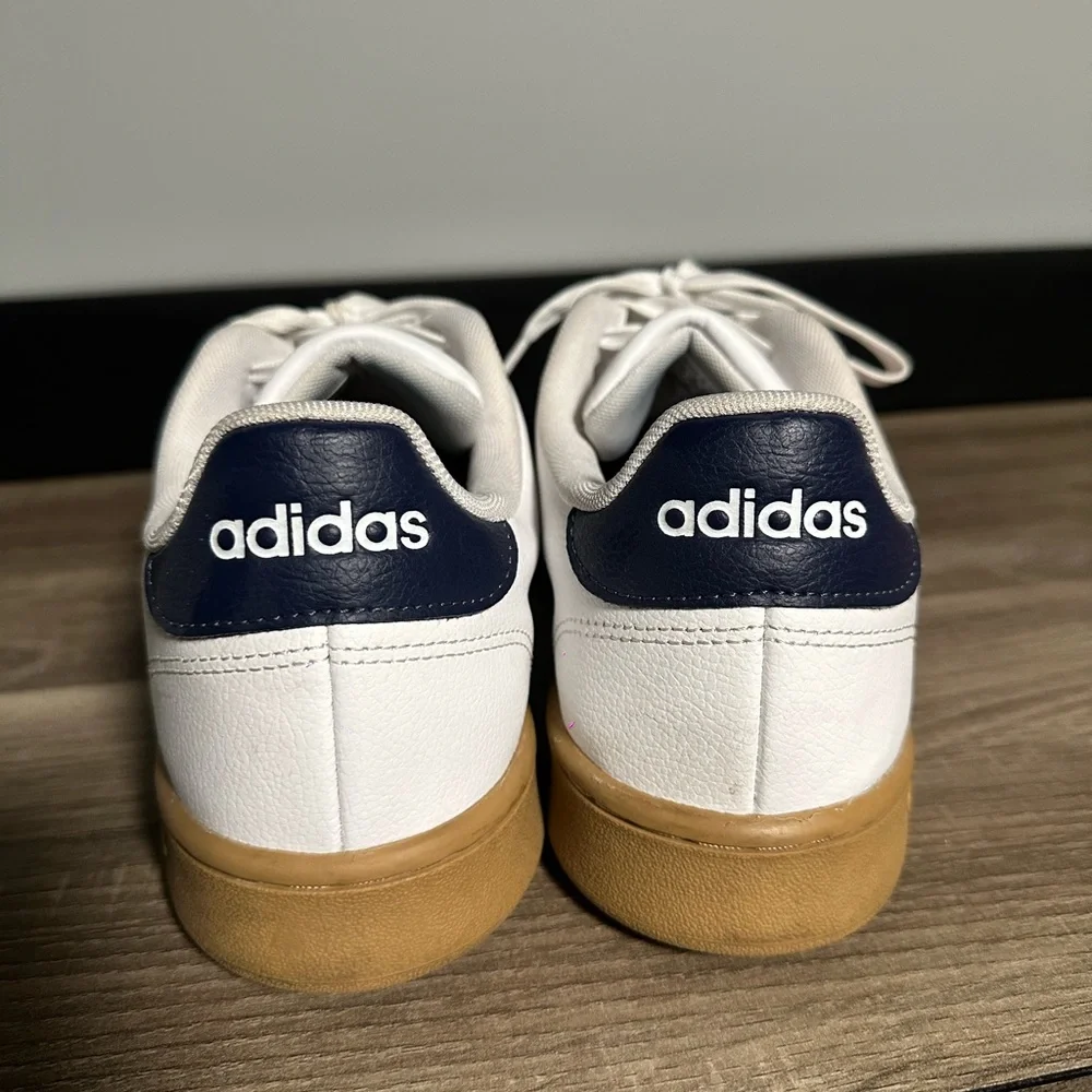 Adidas shoes - Picture 2 of 4